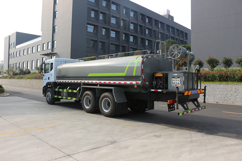 東風華神T5- 22 方抑塵車-大型霧炮車